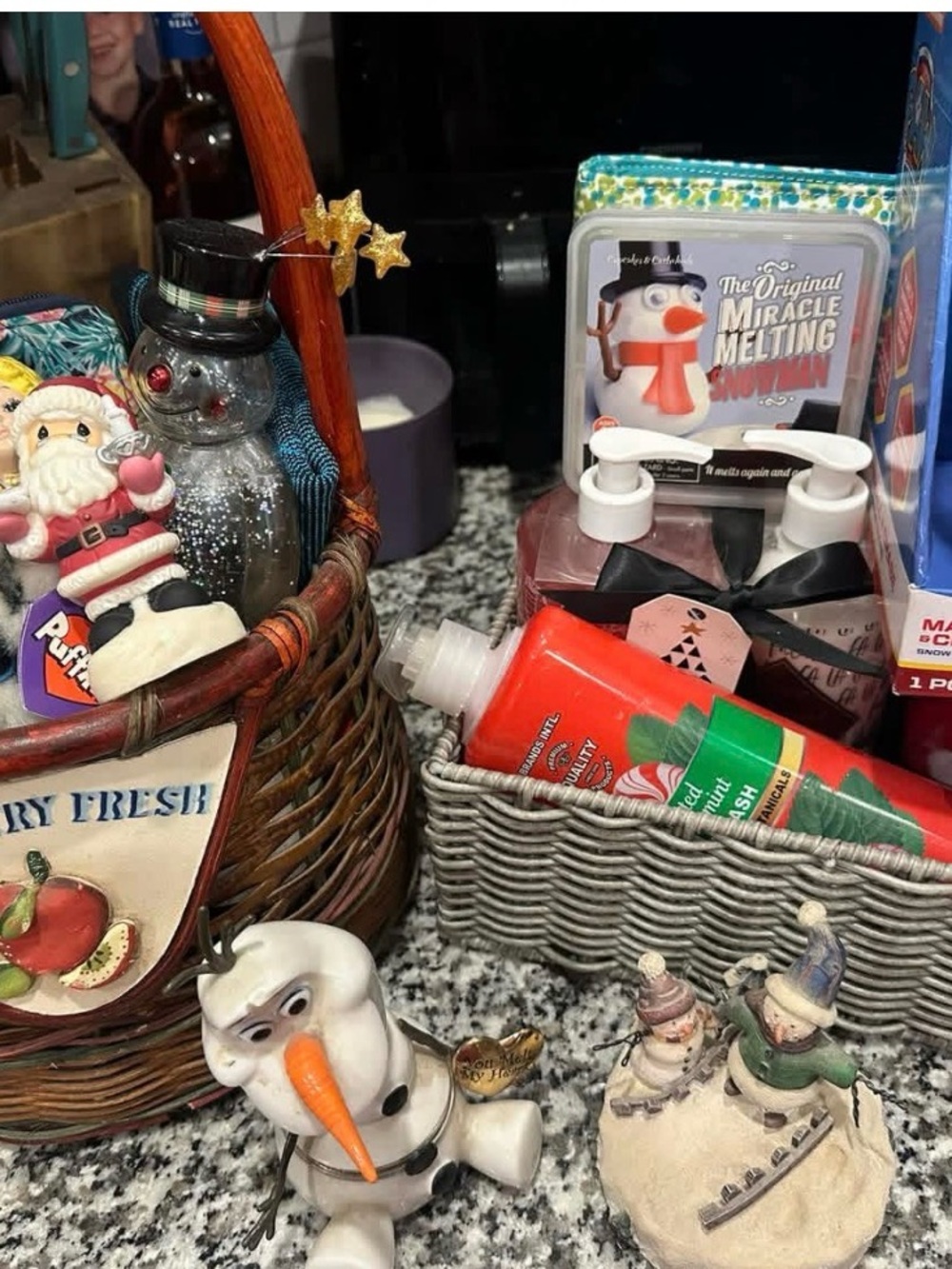 Source Unknown Holiday Gift Basket with Red, Green, White, Orange, Gold Décor